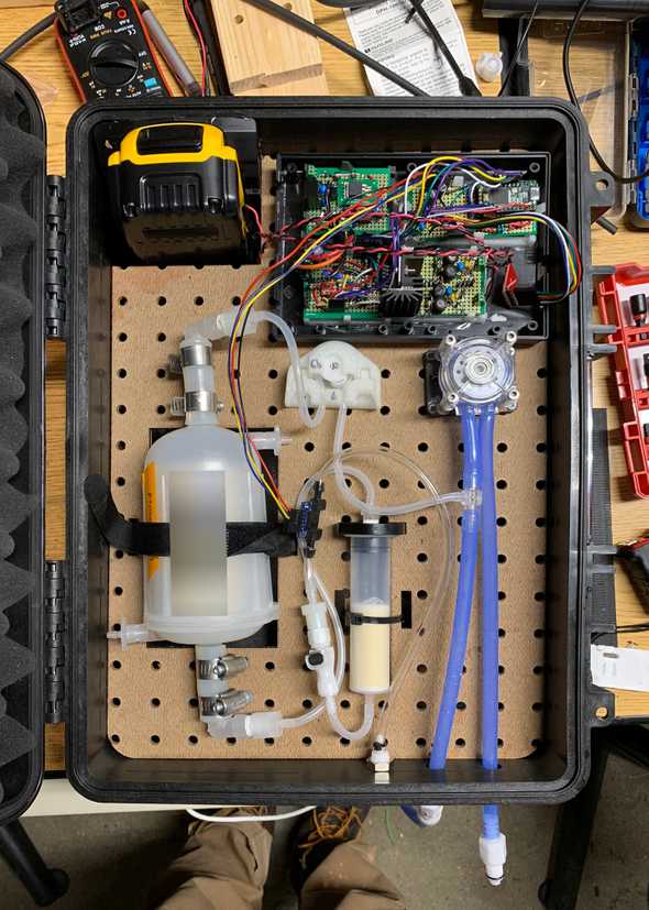 The 'Box', an electromechanical sampling instrument for biologists and chemists